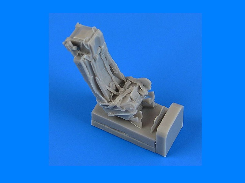 QB72528 Swift FR.5 ejection seat with safety belts 1/72